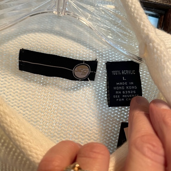 Women ivory cream off white mock neck classic timeless staple sweater NWT Large - Picture 4 of 7